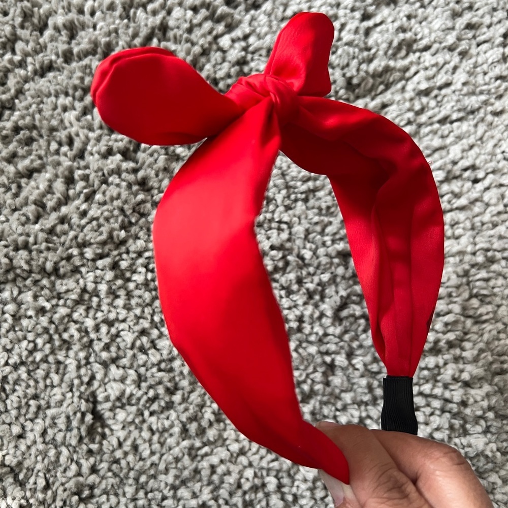 ::ADORABLY CUTE:: Knotted Bow Headband - Red - Picture 2 of 2